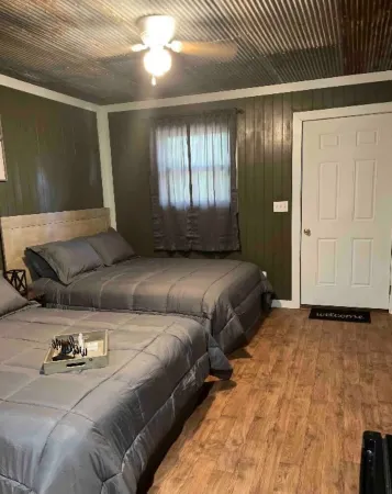 Hogan's Hideout Cottage #9