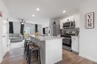 Elegant New Home Near Lakes - Relax & Unwind! Hotels in McHenry