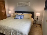 Rogue River Water Front with Hot Tub and Fenced Yard Hotel a Curry County