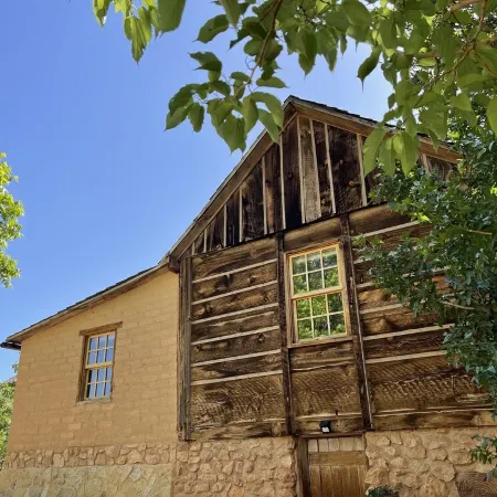 Historic Southern Utah Cottage- 20 miles to Zion National Park