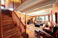 Seaside Manor: Family friendly with, great place for large group.