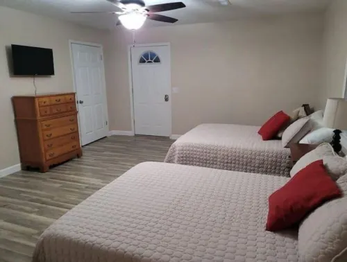 Cabin on Current River Hotels in Randolph County