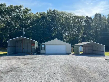 Black Bear Cabin, Gaming room and Boat parking