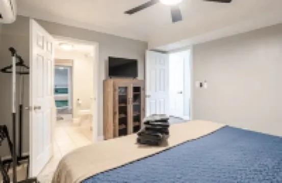 Downtown Retreat 5 mins to UT and Market Square