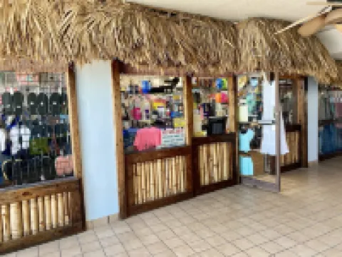 Oceanfront1st floor Hawaiian Inn - Pools Open