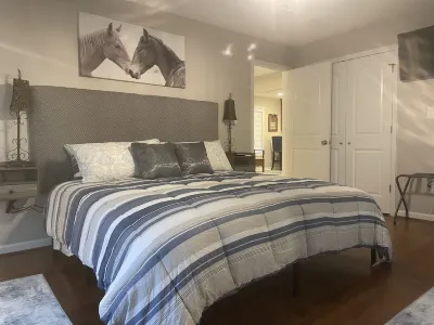Comfy Country Home w/ 3 KING Beds!