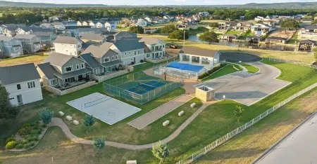 VISTA LINDA - Heated Pool/Spa, Golf, Paddle-boards, Gameroom,  Boat/JetSki Slips