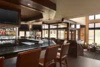 DoubleTree by Hilton Hartford - Bradley Airport - bar
