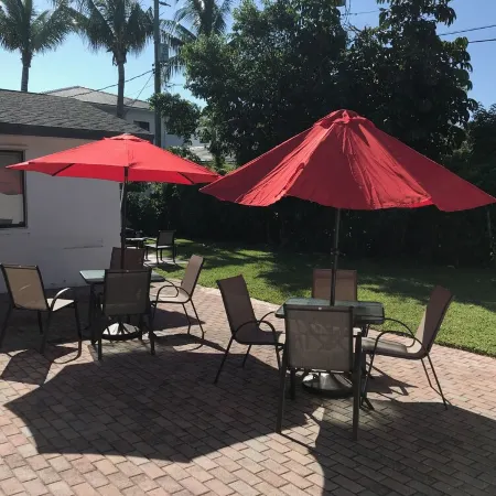 Modern furnished studio, North of Atlantic Ave