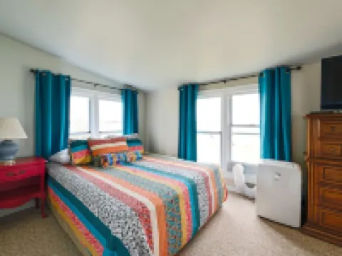 Small but cozy apartment style lakefront home on Buchanan Dam with great views! Hotels in Buchanan Dam