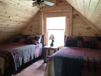 Pet Friendly cabin in East Burke - on the Kingdom Trails