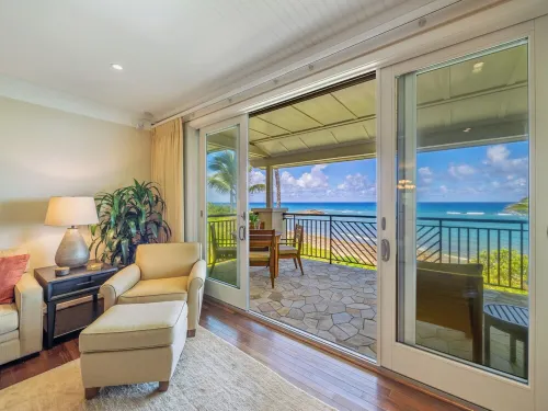 Oceanfront 4Br Villa • Sleeps 10 • Luxury Resort • Beach, Pool & Private Balcony