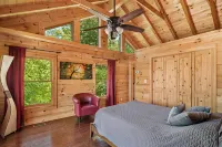 Amazing LAKE FRONT Log Cabin
