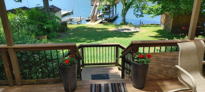 Claytor Lake Waterfront on Beach Drive Hotels in Pulaski County