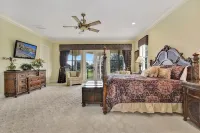 5/6 Bedroom Home - Grill -  Pool - Full Amenity Access. Free Waterpark access