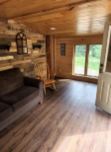 1 Bedroom house with direct trail access