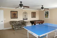 PRIVATE POOL 34'x18', 25 Minutes to Zion,  Playset for Kids, 7 bdrm, sleeps 32