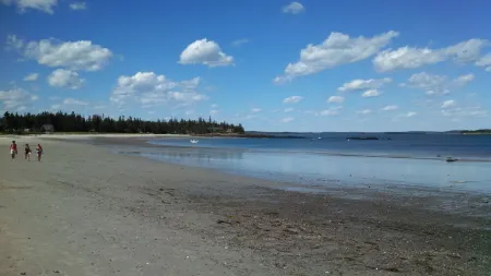 Beach Victorian Bluff! Отели в г. Джонспорт