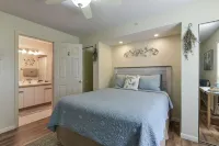 Discounted Rates July 21-25 & 27-31! Cozy. 2nd Bath Update! Lovely Lil Spot!