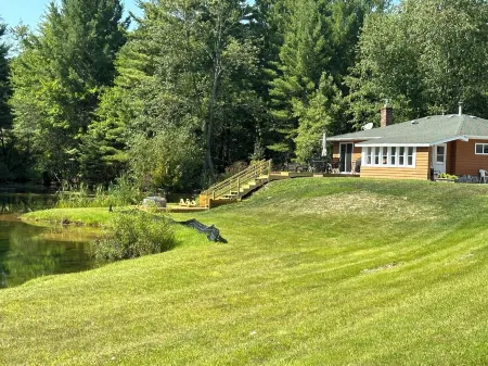 WHISPERING PINES COTTAGE-The Most Beautiful Place in America-Sleeping Bear Park