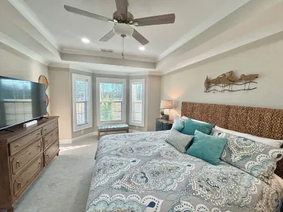 Tupelo Bay Getaway. Stylish & Upscale Villa. Newly Built. Beach,Golf,Pools,Sun!