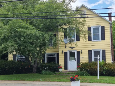 Elizabeth. A Guest House Near Lake George.