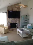 Charming cottage 2 blocks from the beach