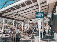 Walk to Gruene Hall!on Guadalupe River! Pets Welcome