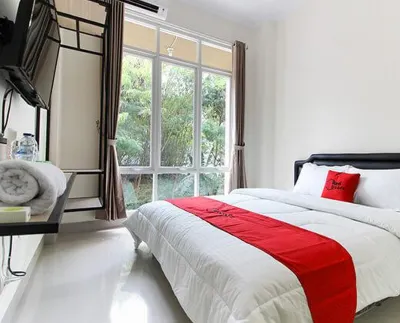 RedDoorz Near Jogja City Mall 3