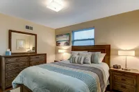 Orange Kayak House - Heated Private Pool Hotels near Butterbean Beach