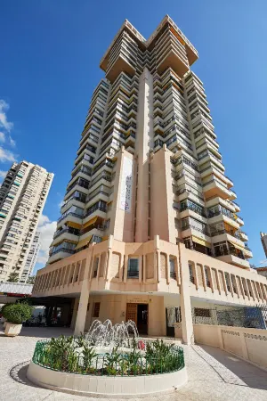 Sonrisa Deluxe Apartments, Levante Отели рядом с достопримечательностью «Л'Илья де Бенидорм»