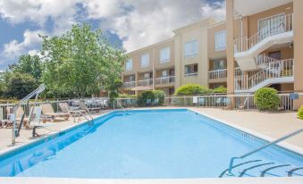 Days Inn by Wyndham Greenville