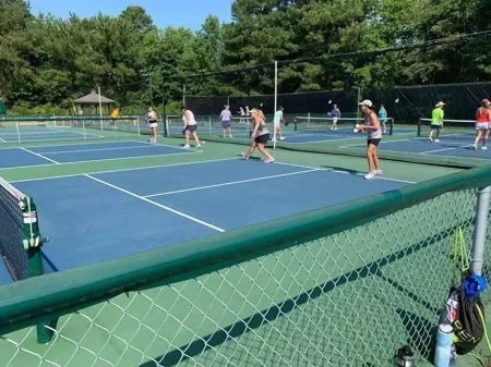 Coastal Waterfront Getaway- Pet Friendly - Pools- Golf-Sleeps 8- Self Check-in !