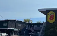 Super 8 by Wyndham Montreal