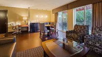 Best Western Plus Plaza by the Green