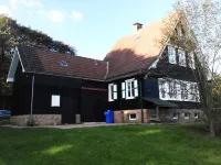Detached house in the immediate vicinity of the forest