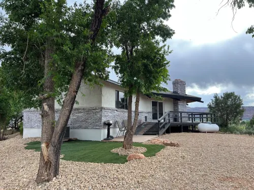 Charming 3-bedroom house with WiFi, AC in serene Kanab