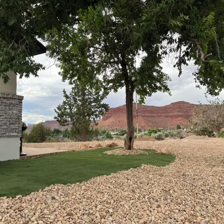 Vista Views with Complete Privacy Close to Town and National Parks.