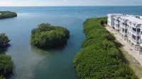 3-bedroom ocean view condo in delightful Key West with WiFi, AC
