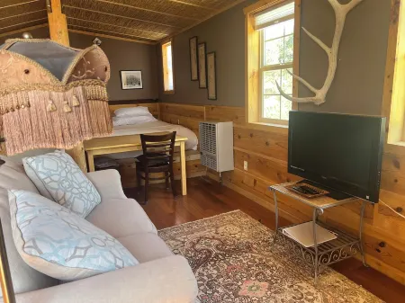 Mountain Getaway Retreat - Cozy & Quiet Loft Apartment Отели в г. Сагуач Каунти