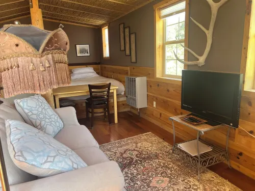 Mountain Getaway Retreat - Cozy & Quiet Loft Apartment