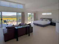 Azjure Studio Retreat Hotels in Ballandean