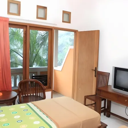 Baru Dua Beach Hotel and Restaurant