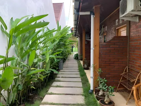 Budi Bambu Homestay Yogyakarta Bangunjiwo Mitra RedDoorz Отели в г. Kasihan