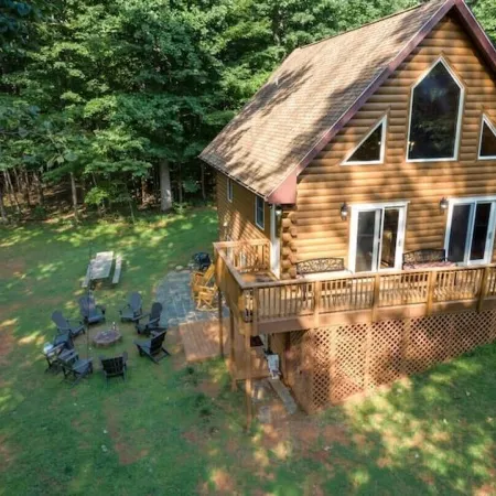Pet Friendly with Mountain Views on 151 BrewRidge Trl Near Wineries~Hikes~Skiing