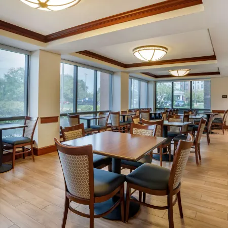 Comfort Inn & Suites Newark - Wilmington