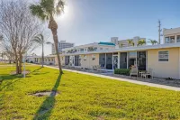 Gulfside No Roads to Cross  1-bedroom condo with AC, WiFi On Siesta Key Beach.. - 2-Star