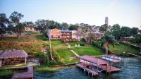 Lakefront Home, 2 King Beds, Kayak, Large Kitchen