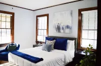 Blue Bengal Bungalow 5 mins to Downtown Jackson & 15 mins to Jackson’s Airport Hotel a Hinds County