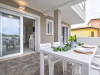 La terrazza sulla piscina